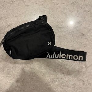 Lululemon crossbody